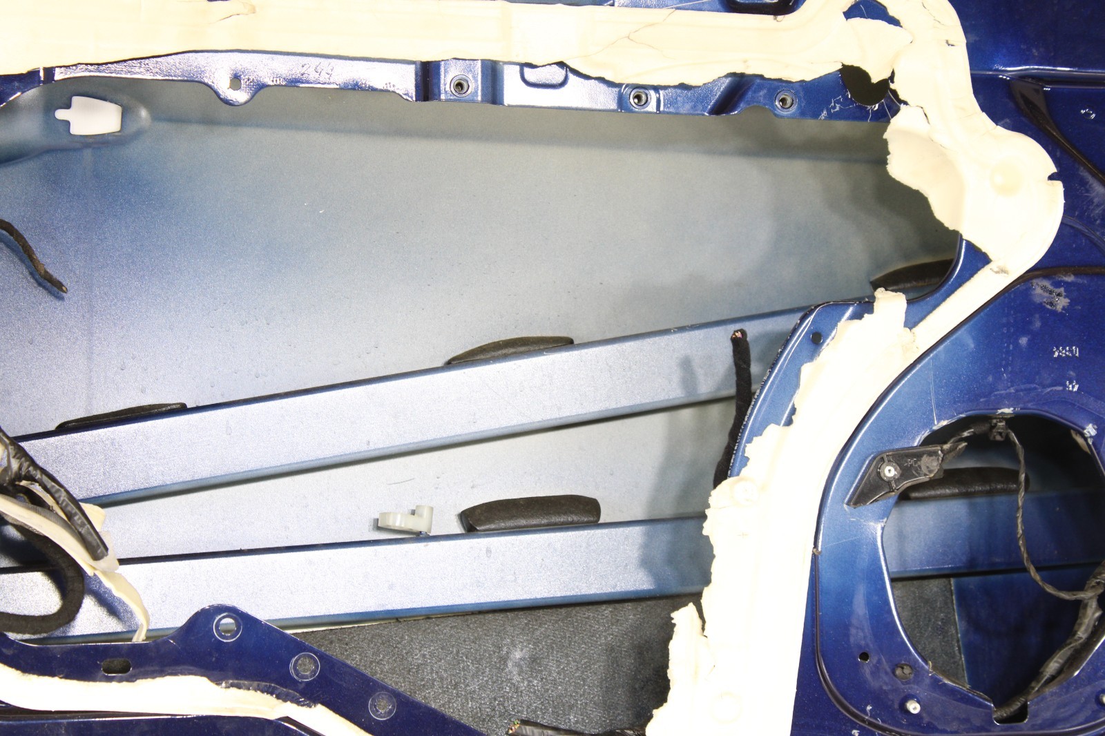 🚀 14-24 MASERATI GHIBLI DRIVER LEFT FRONT DOOR BLUE OEM