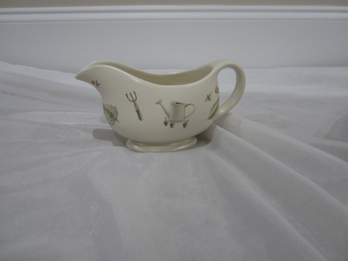 Pfaltzgraff Naturewood Gravy Boat Pitcher