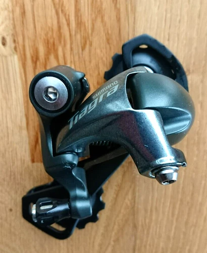 Shimano Tiagra RD-4700 GS Medium Cage Rear Derailleur 10/11 speed Road Mech - Picture 2 of 4