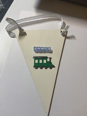 Holzhänger Kinderzimmer Geschenk Shabby Chic rustikal grün Zug personalisiert 3D