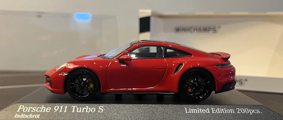 Porsche 911 Turbo S 992 Minichamps 1 43 Indischrot , Black Wheels! 1 Of 200!Rare - Immagine 3 di 4