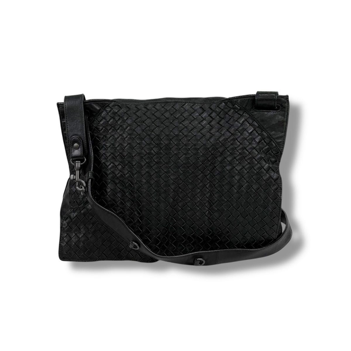 Bottega Veneta Intrecciato Leather Crossbody Bag Black p