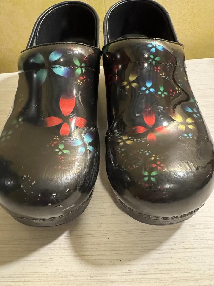Dansko Patent Leather Clogs Women’s Size EU 40 - Image 3 of 4