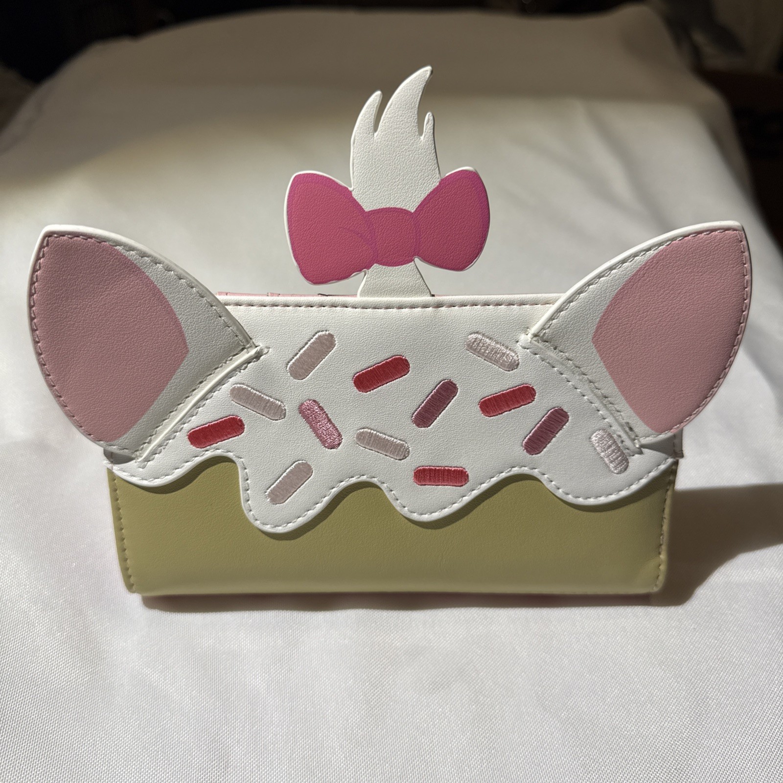 NWT Disney Loungefly Marie Aristocats Cupcake Wallet