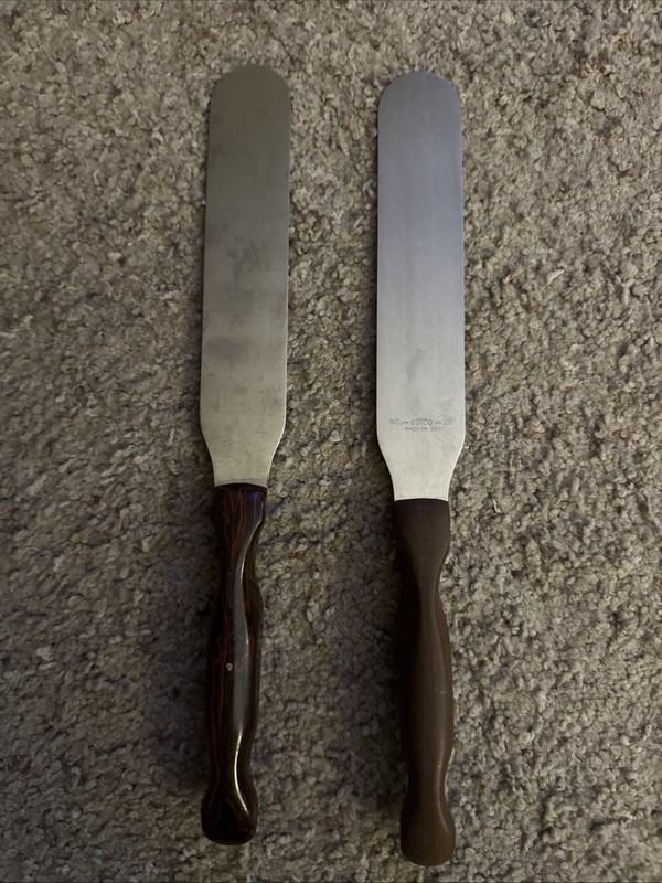 Cutco No. 1028 & No. 28 Both Cake Knives / Spatulas Brown Set Of 2