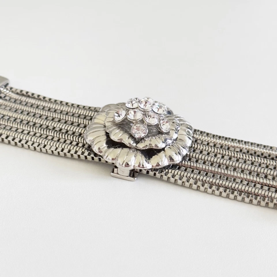 Pulsera gruesa con flores de estrás de diseñador Premier Designs de colección Foto 4 de 4
