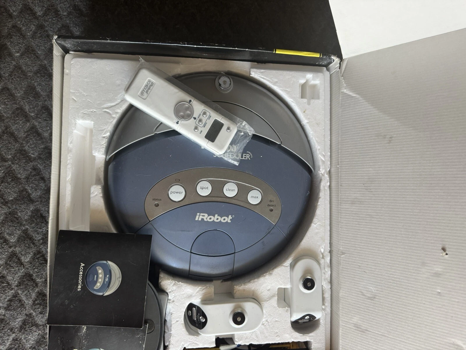 iRobot Roomba Vacuum Cleaner Model 4131 Automatic Working Virtual Walls