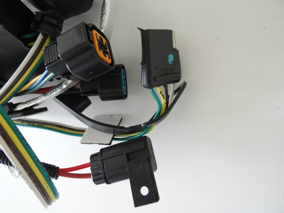 U8612 2009-2012 Hyundai Santa Fe Genuine OEM TOW HITCH PLUG & PLAY HARNESS ...