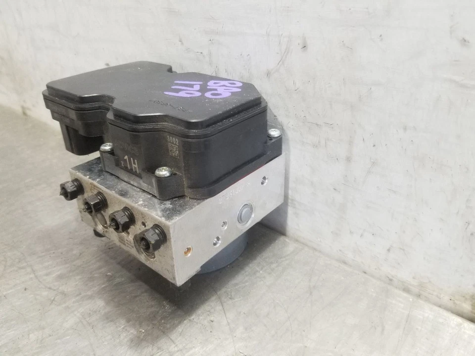 21 2021 LEXUS ES300H 2.5L ABS ANTI-LOCK BRAKE PUMP - Image 3 of 4