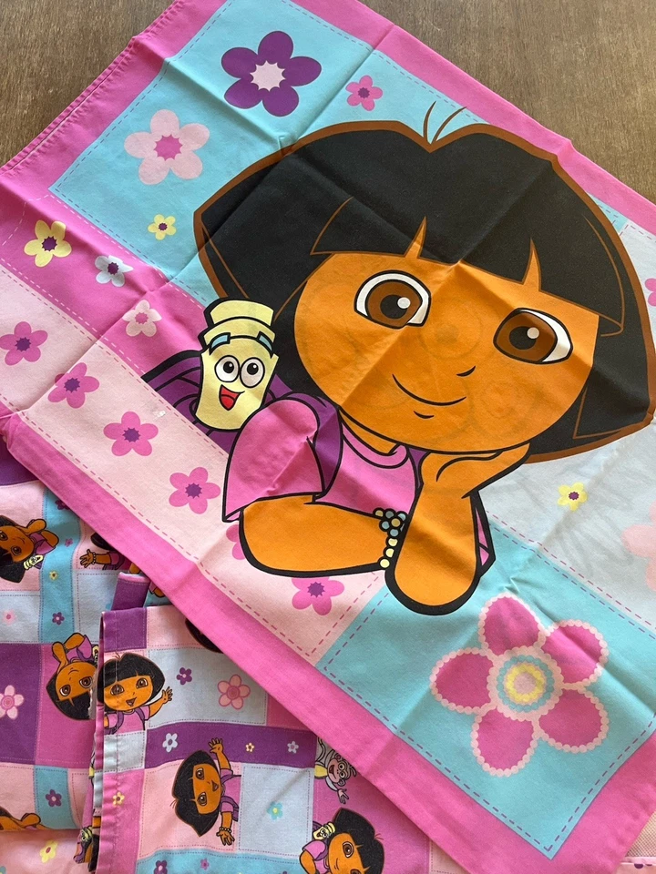 Juego de sábanas a juego con falda de cama tamaño cuna Dora The Explorer para niños pequeños Foto 3 de 4
