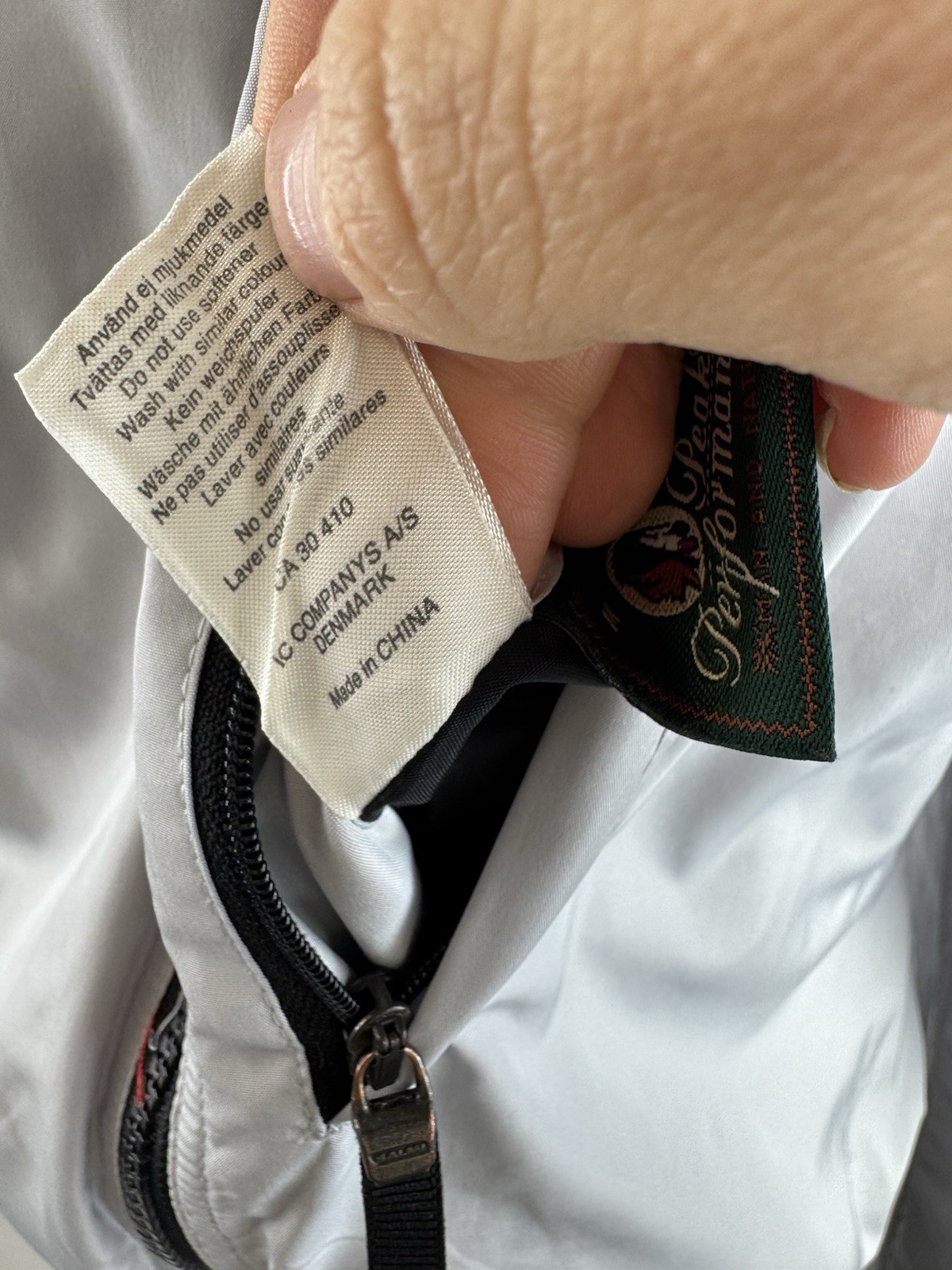 Peak Performance Red Grey Reversible Light Women’… - image 8