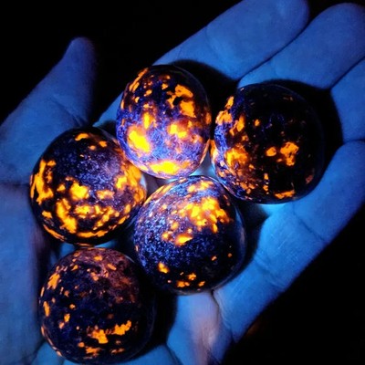 Natural Yooperlite Tumbled Stone UV Glow Healing Reiki Mineral Specimen Gifts