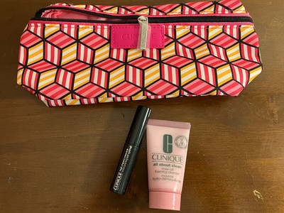 Clinique 2 Pack Gift Set, makeup bag, mascara, foaming face wash Great Christmas