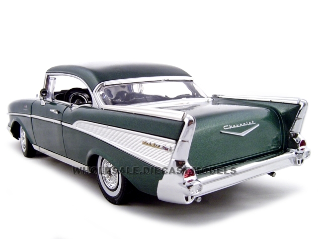 1957 CHEVROLET BEL AIR HARD TOP GREEN 1:18 DIECAST MODEL CAR BY