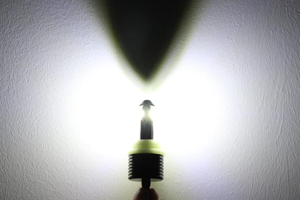 7440 CANBUS 6000K LED Respaldo|Freno|DRL|SIN Bombilla de señal de giro intermitente rápido Foto 3 de 4