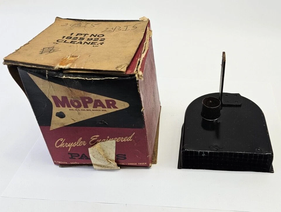 1957-1962 Dodge Plymouth Crankcase Vent Air Cleaner  W/ 8 Cylinder 1825922 NOS - Image 3 of 4