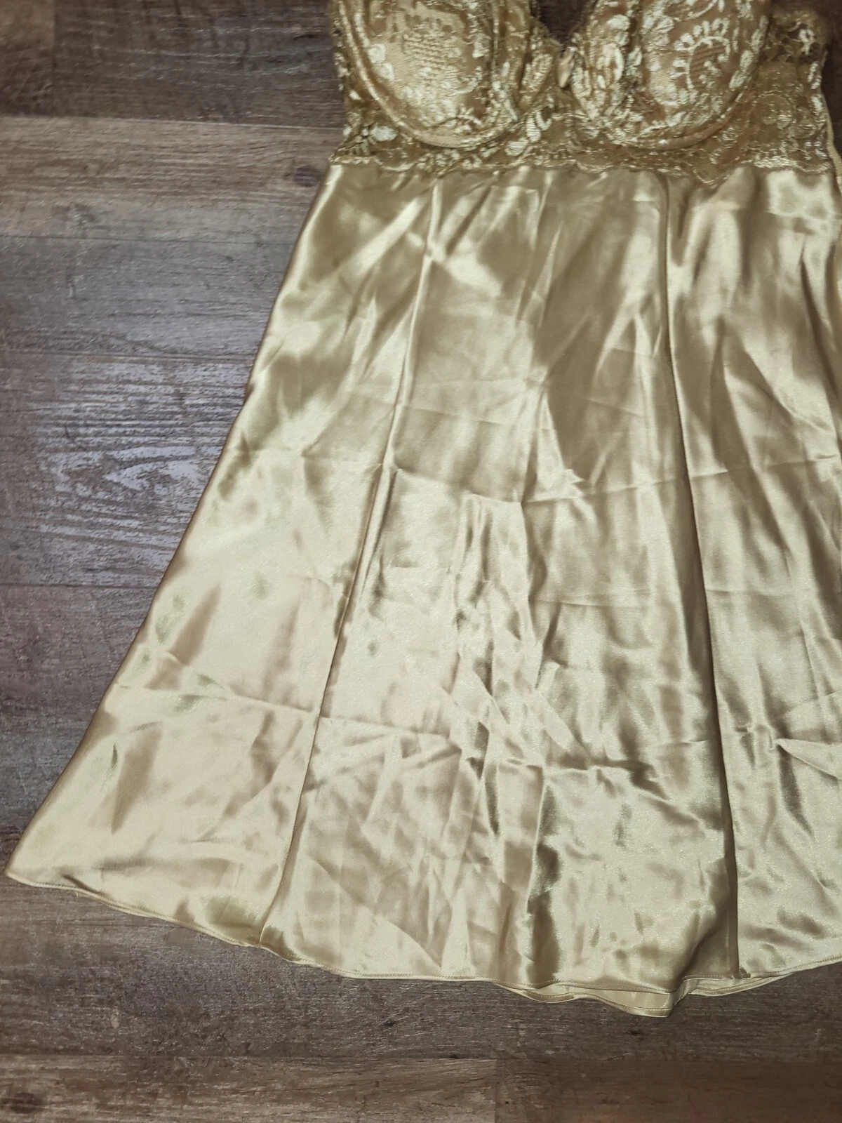 UNDERCOVER Camicia da notte slip abito vintage oro Victoria's Secret taglia M sottofilo imbottito leggero