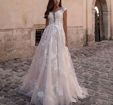 Vintage O Neck Tulle Wedding Dresses Sleeveless Lace Applique Beach Bridal Gowns