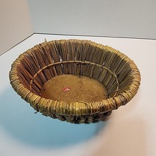 Vintage Style Straw Basket / 9x7x5 Inches