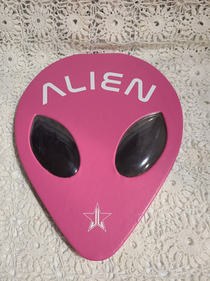 Brand new Authentic Discontinued Jeffree Star Alien Palette