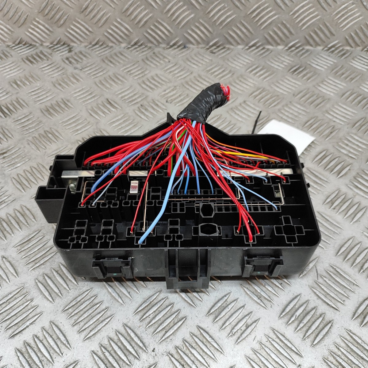 パート10 POLESTAR 2 P Fuse Box Module 32212356 Electricity 300kW 2022