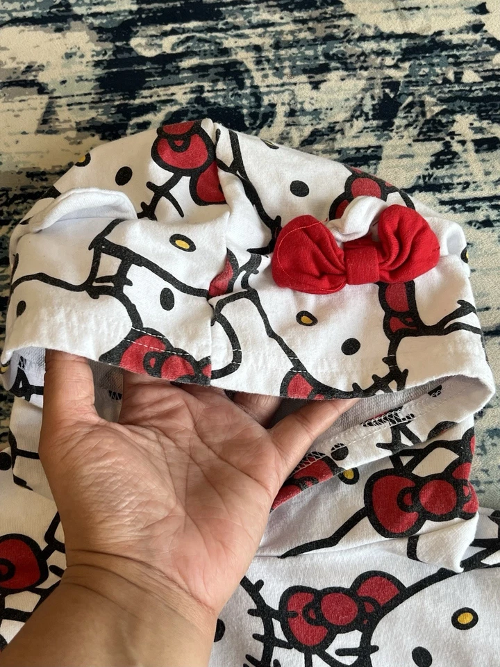 Hello Kitty Sanrio Short Sleeves Hoodie Sweatshirt Kangaroo Pockets Girls Size 4 - Image 2 of 4