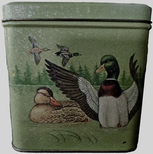 VTG KELLER-CHARLES Collectible Tin Mallard Ducks Philadelphia Green 4"Hx4"H