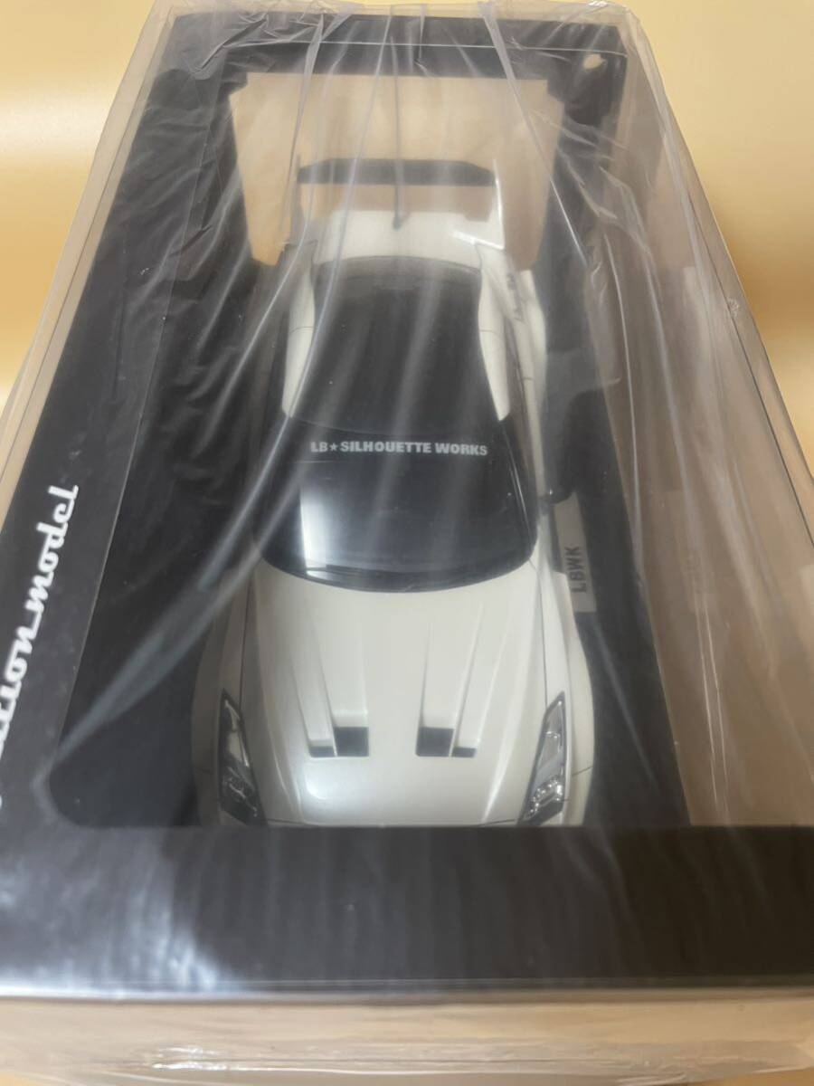 IG2352 1 18 LB Silhouette WORKS GT Nissan 35GT RR White IG2352 1 18 LB Silhouette WORKS GT Nissan 35GT RR White