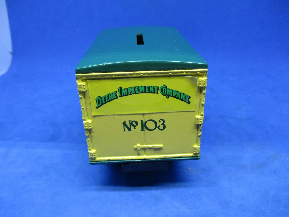 ERTL John Deere 1926 Mack 103 Bulldog Delivery Van 1/38 Scale Diecast w key - Image 3 of 4