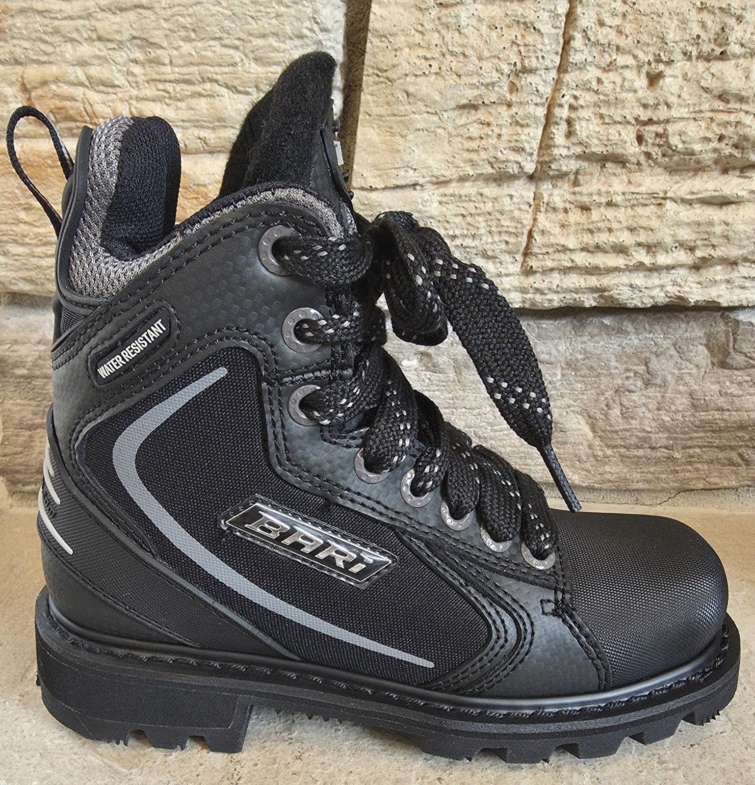 SAOLA NUOVO Stivali Bari ProStock Vibram Sole Hockey StreetStyle Junior US 2.5 Bari 3 Nero