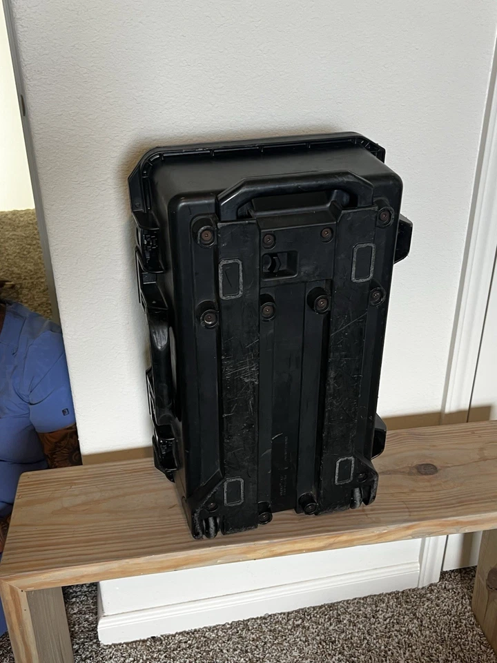 Pelican iM2500 Storm 硬质保护壳带随身手柄和车轮 — 第 4/4 张图片