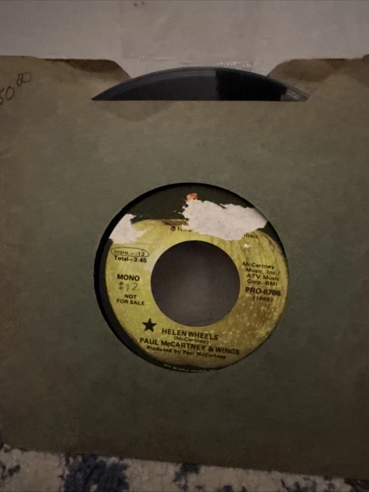 45 7” VINYL RECORD - PAUL MCCARTNEY & WINGS - HELEN WHEELS/COUNTRY DREAMER - Image 2 of 4