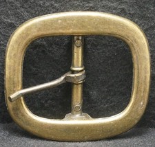 XB11148 FANTASTIC VINTAGE 1970s OVAL TONGUE-TYPE UNISEX BRASS PLATED BELT BUCKLE