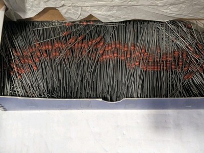 Vintage IRC NOS Carbon Comp Resistors 330 Ohm 1/2 Watt 5% Bulk Box 2000 Pcs Test