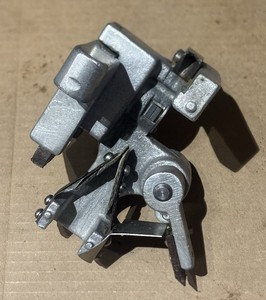 HOBART 5214 LOWER WIPER ASSEMBLY GUARD BONE MEAT BAND SAW COMMERCIAL