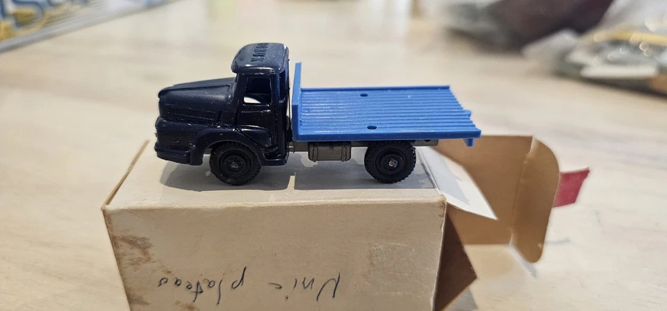Clé Bonux Camion Unic Plateau (03) HO 1/90 - Photo 2/3