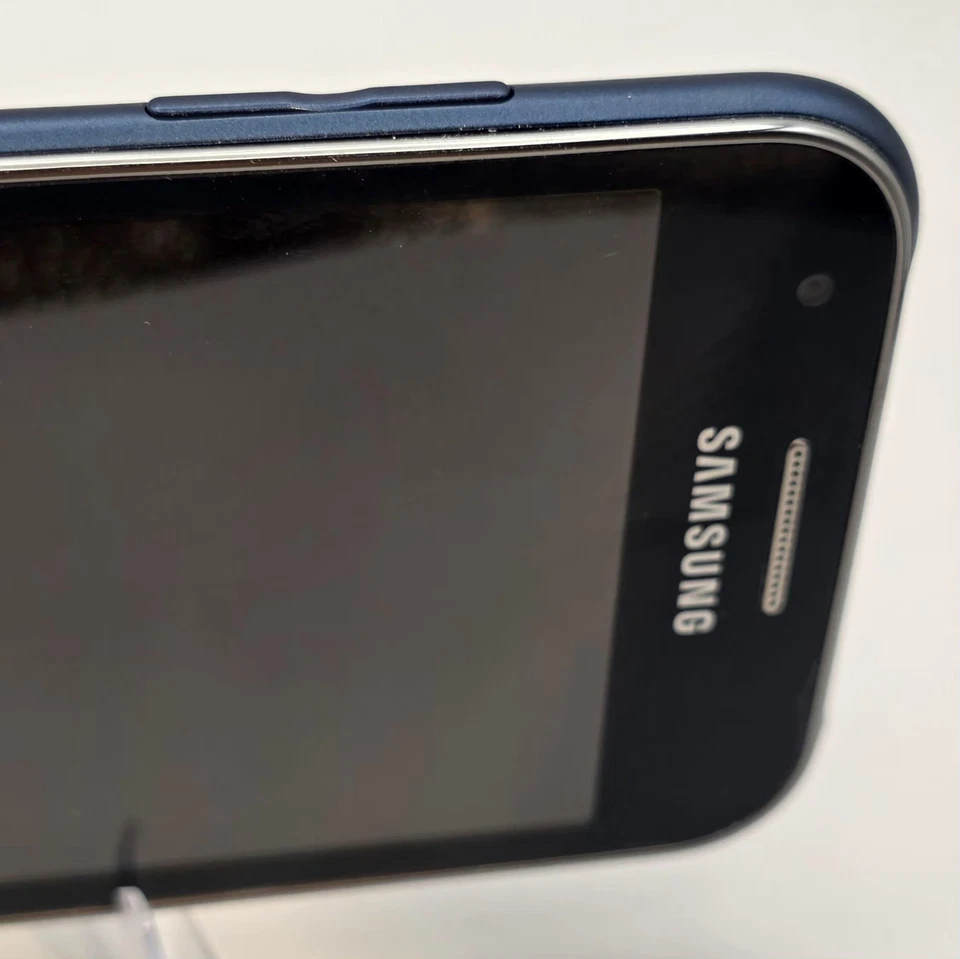 Samsung Galaxy J1 - 4 GB - Black (Verizon) - Image 3 of 4