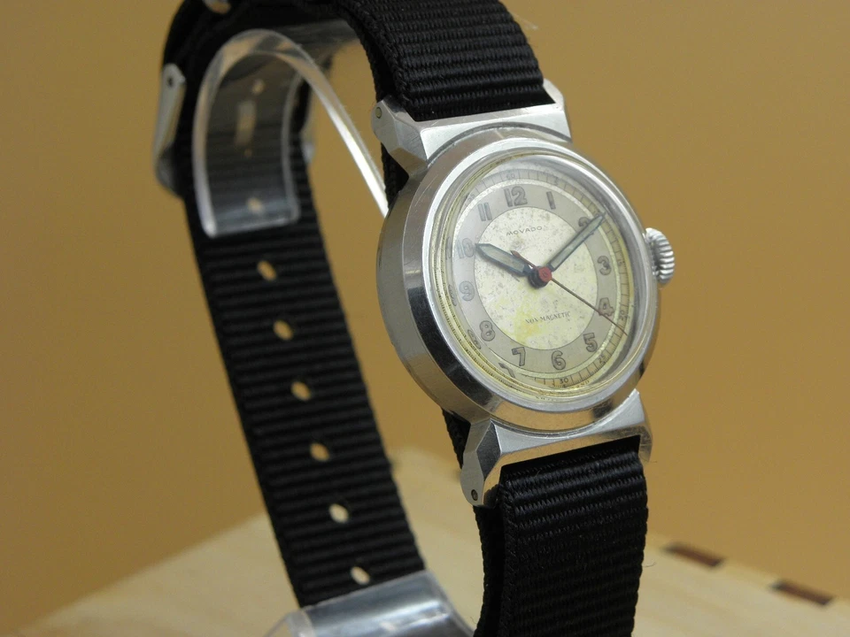 Reloj Movado Vintage Bicolor Años 30 Francois Borgel Escarabajo Caja Acero Inoxidable Foto 3 de 4