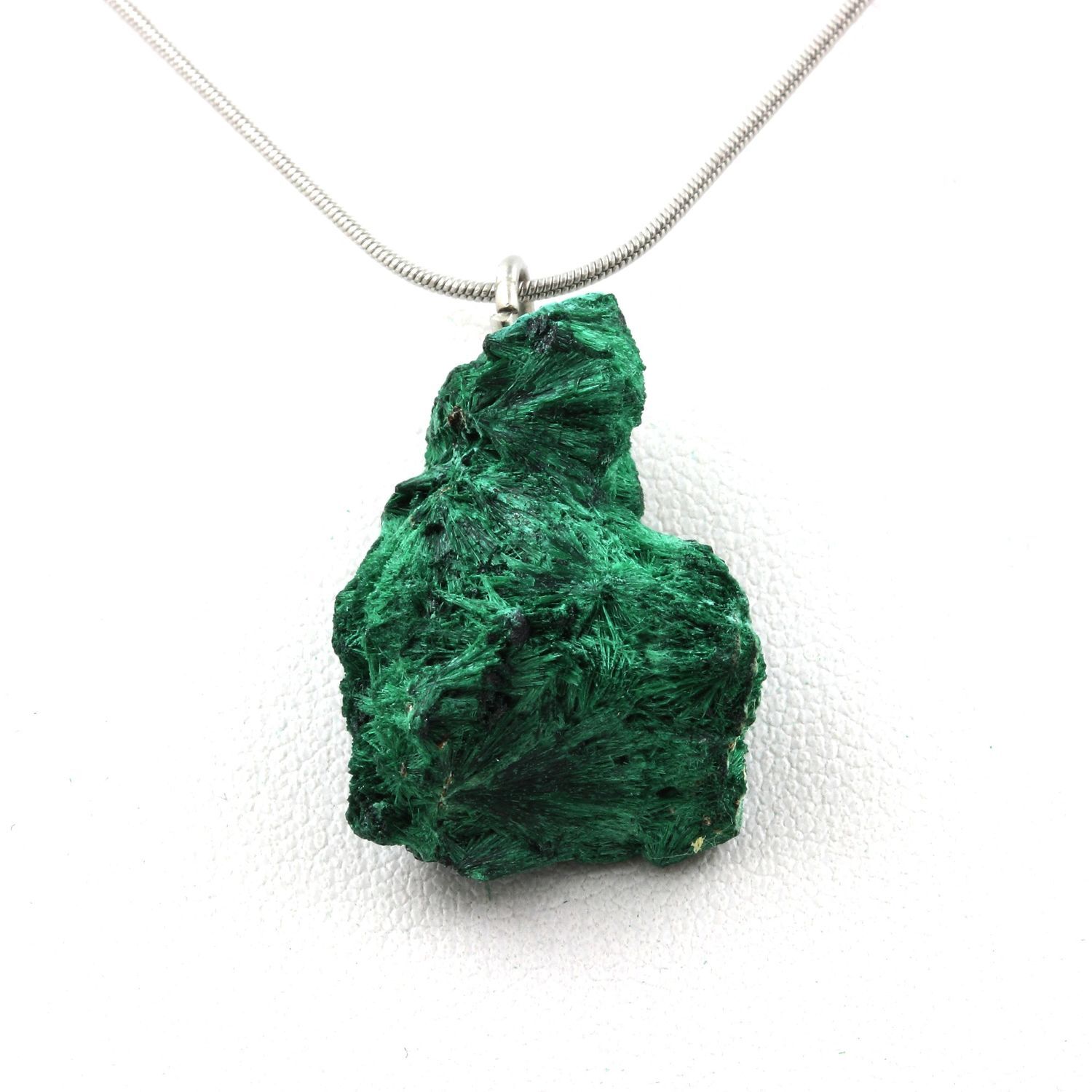 Collier malachite brute 37.46 ct, le cadeau idéal chargé d'énergie