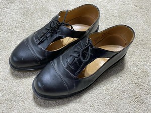 ladies black doc marten shoes