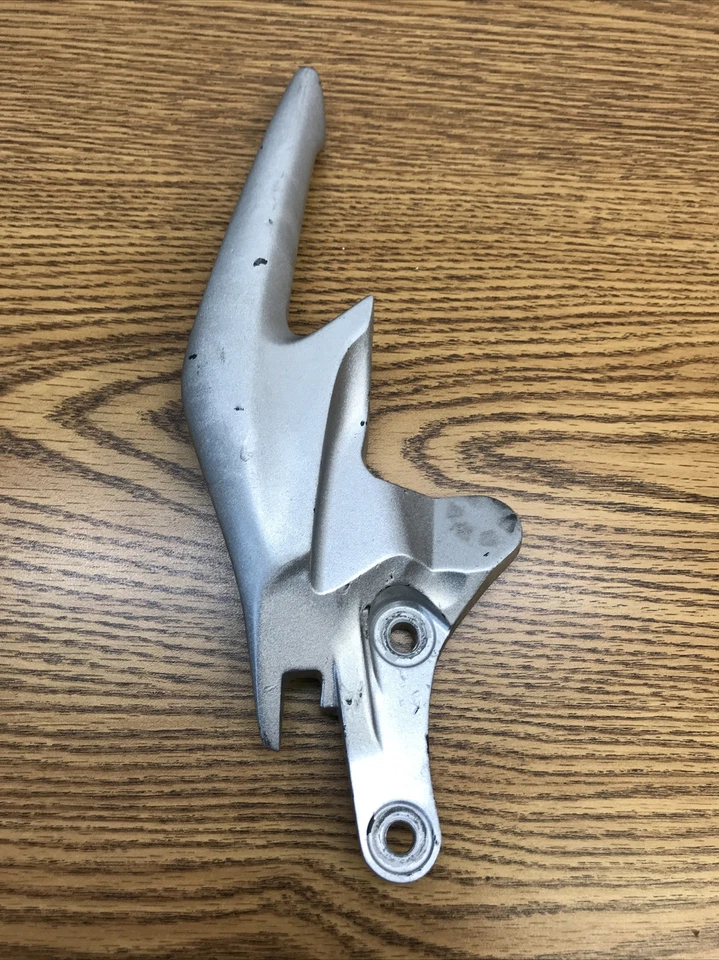 HONDA CB300F 2015-2018 EMPUÑADURA TRASERA DERECHA MANIJA TRASERA PARTE # 50315-K33-D00ZA Foto 3 de 4