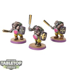 Astra Militarum - 3 x Bullgryns - bemalt