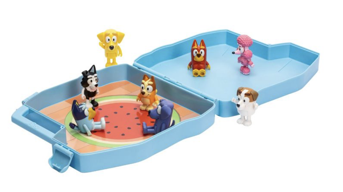 Disney Bluey Play & Go Collector Case with Figures Exclusive New