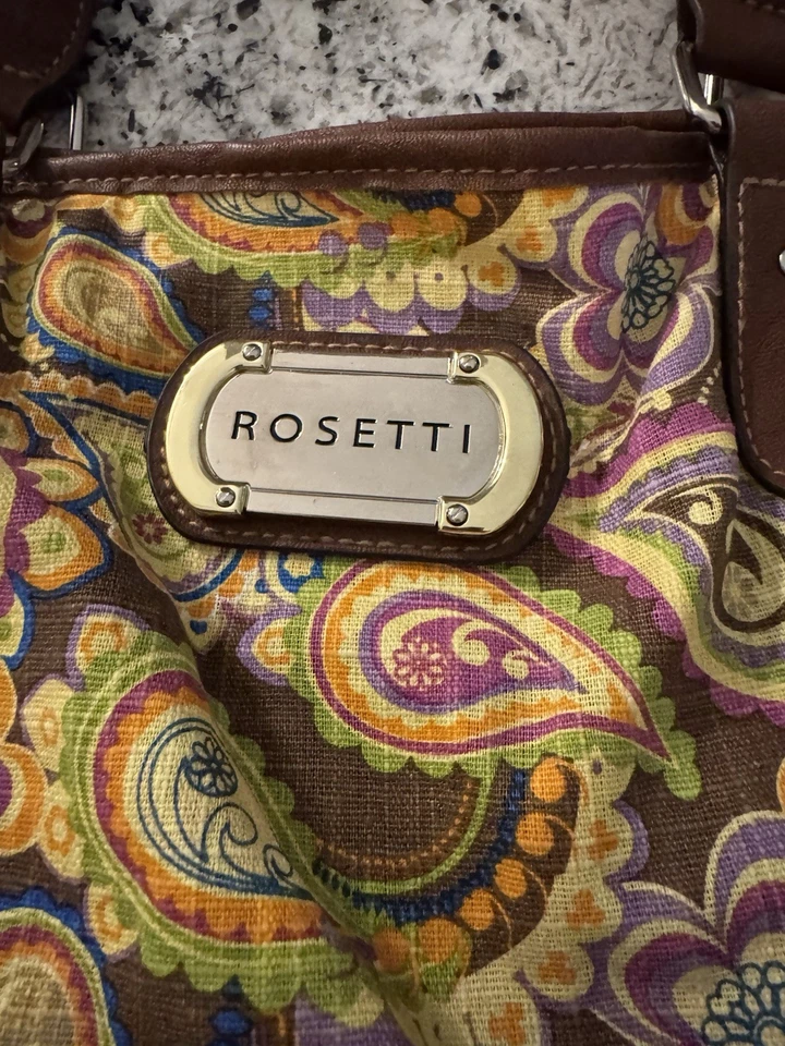 Bolso de Hombro Rosetti Diseño Floral y Paisley Tamaño Mediano Foto 2 de 4