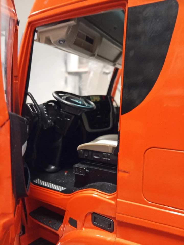 Modellino Camion Iveco Stralis Hi-Way E6 scala 1/12 Hachette - Immagine 3 di 4