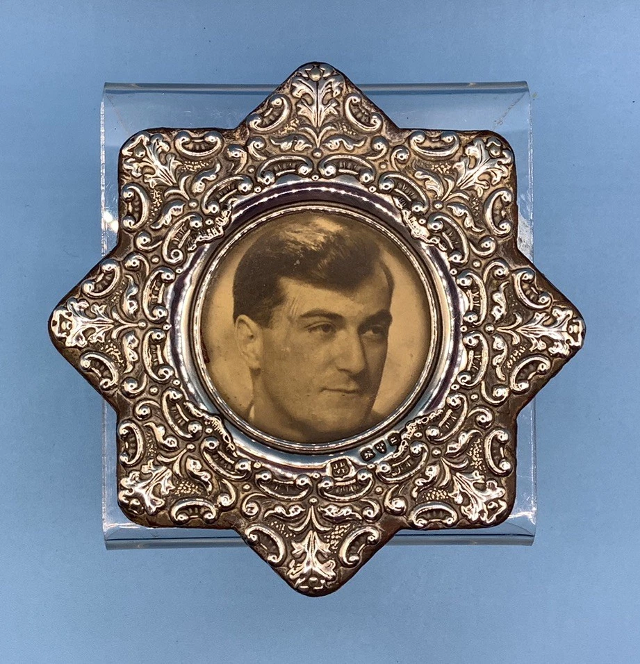 Star Shaped Silver Chester Photo Frame. 1900. JDWD. - Image 4 of 4