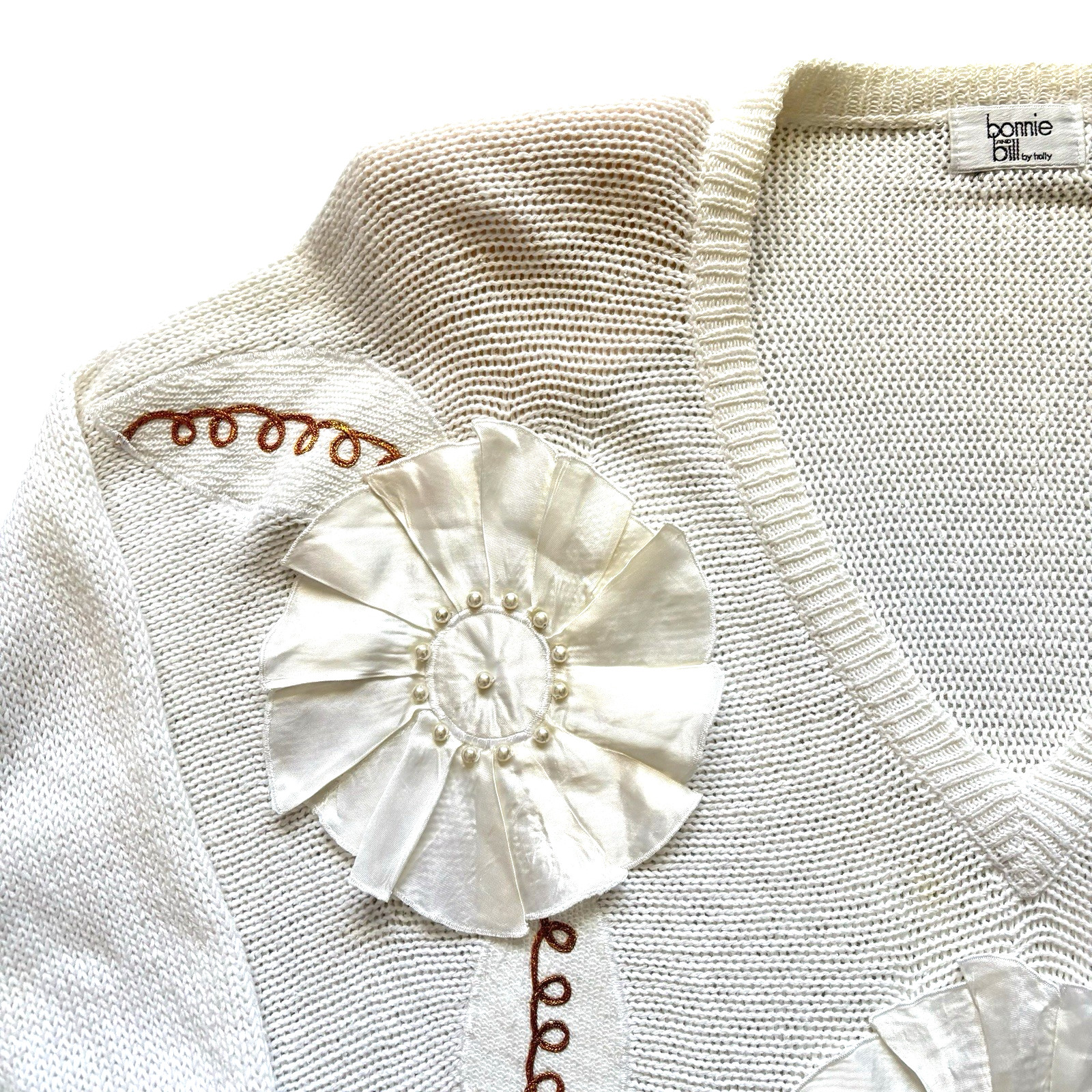 Womens Vintage 80s Jumper White V Neck Rosette Detailed Retro Indie Boho 10 image 3