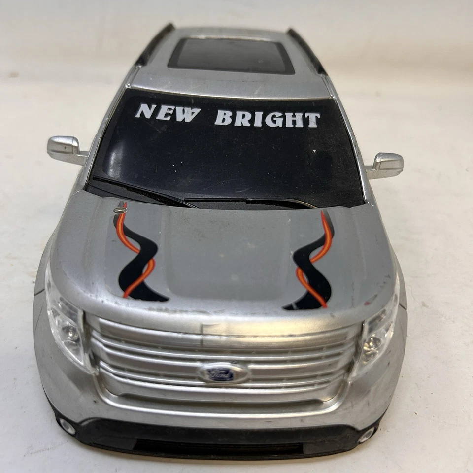 Nueva carrocería brillante Ford Explorer RC 1:16 plateada con gráficos 11" Foto 2 de 4