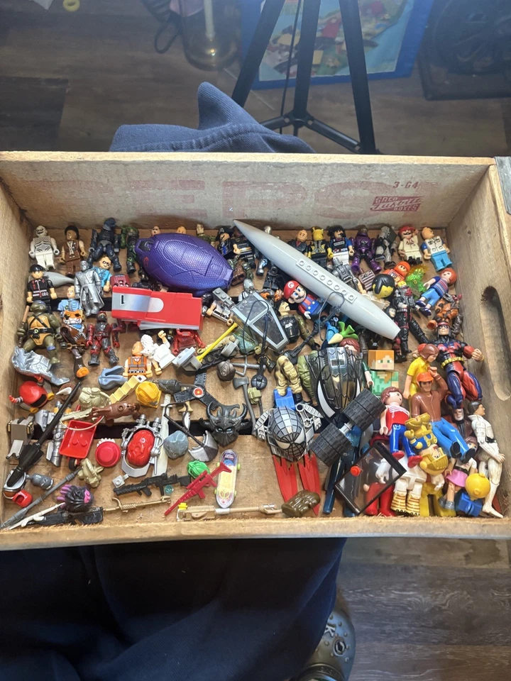 Lego Mini Figure Lot Star Wars, DC, Marvel, Harry Potter, City, Ninjago, Friends - Image 2 of 4