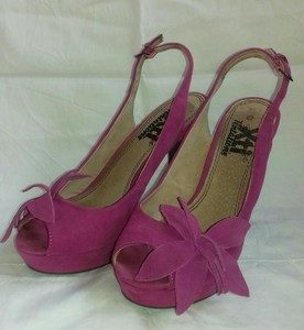 magenta pink heels